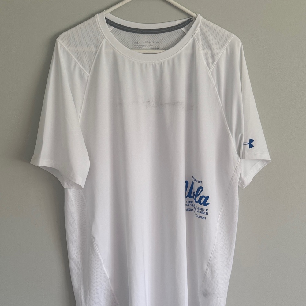 Under Armour White Short Sleeve Performance Shirt with Blue Accents